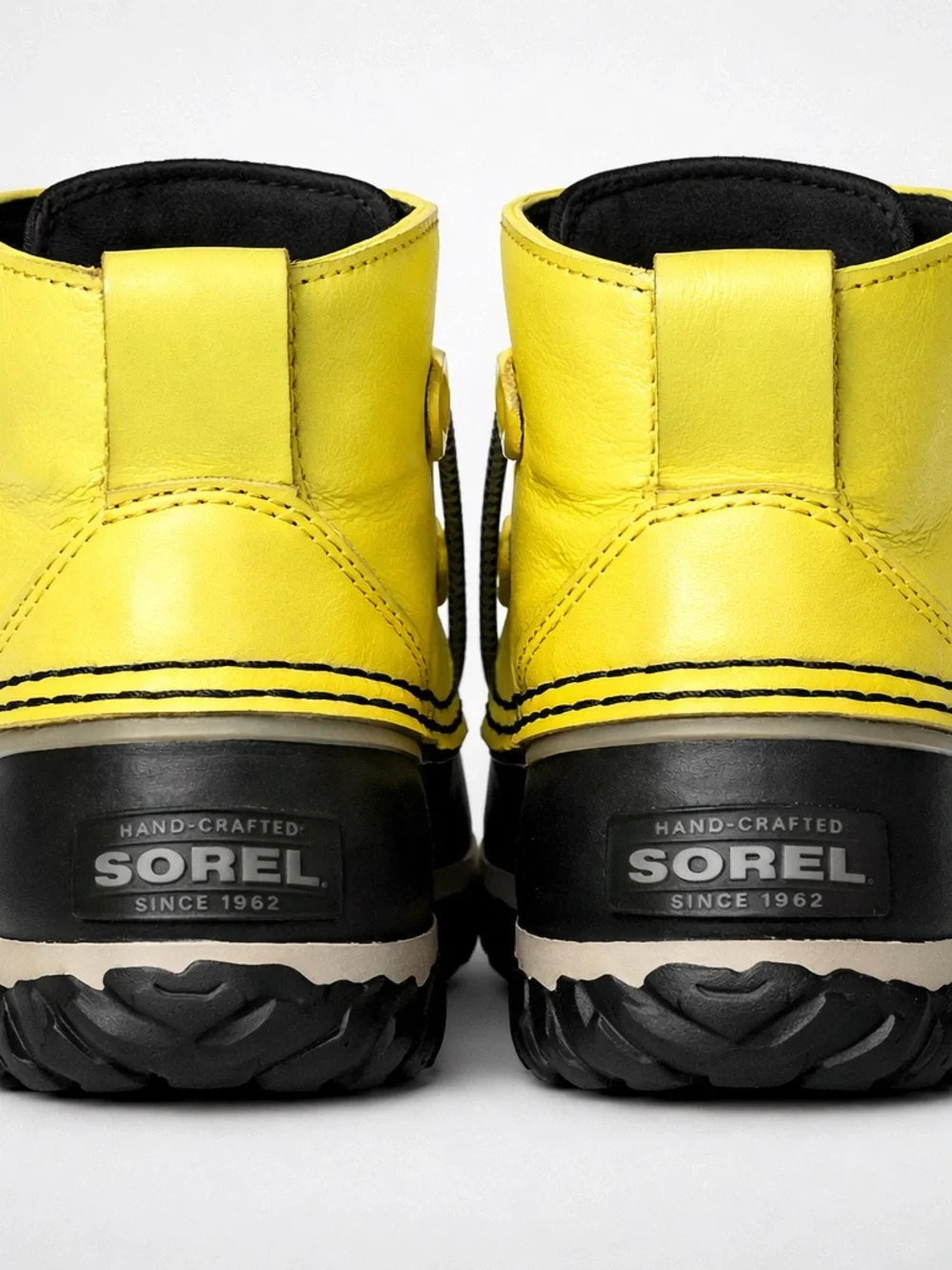 Sorel Waterproof Duck Boots Yellow Black Women’s 8.5 — Minor Lace Hole Wear